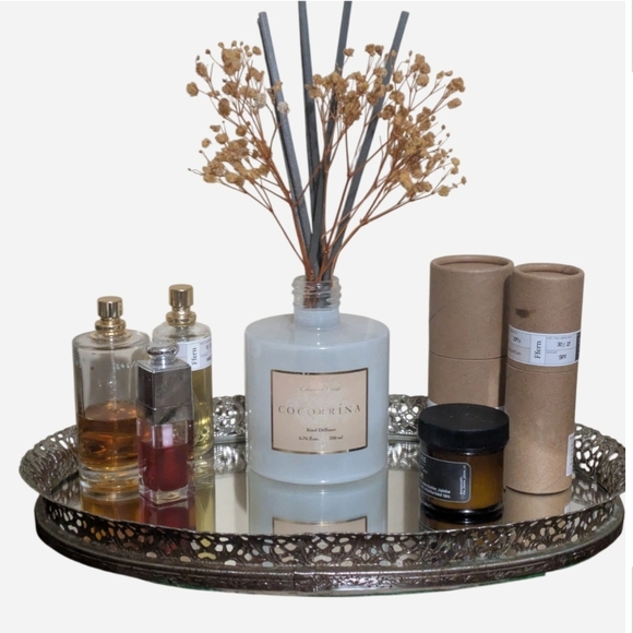 Elegant Silver Oval Mirror Tray - Picture 3 of 6